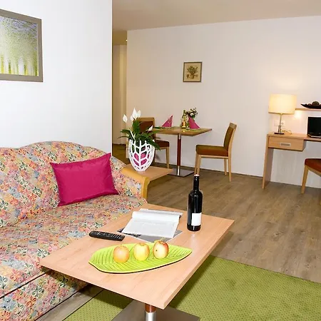 - Boarding Sonnenhof Lenzing